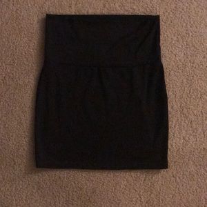 Black curve fitted skirt